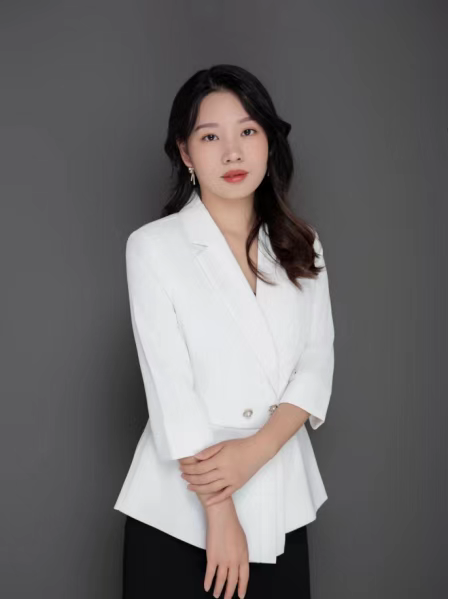何莹老师